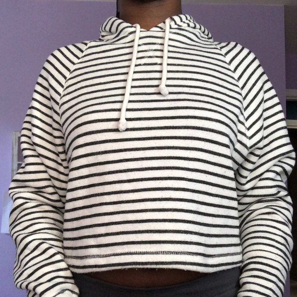 STRIPED CROPPED HOODIE